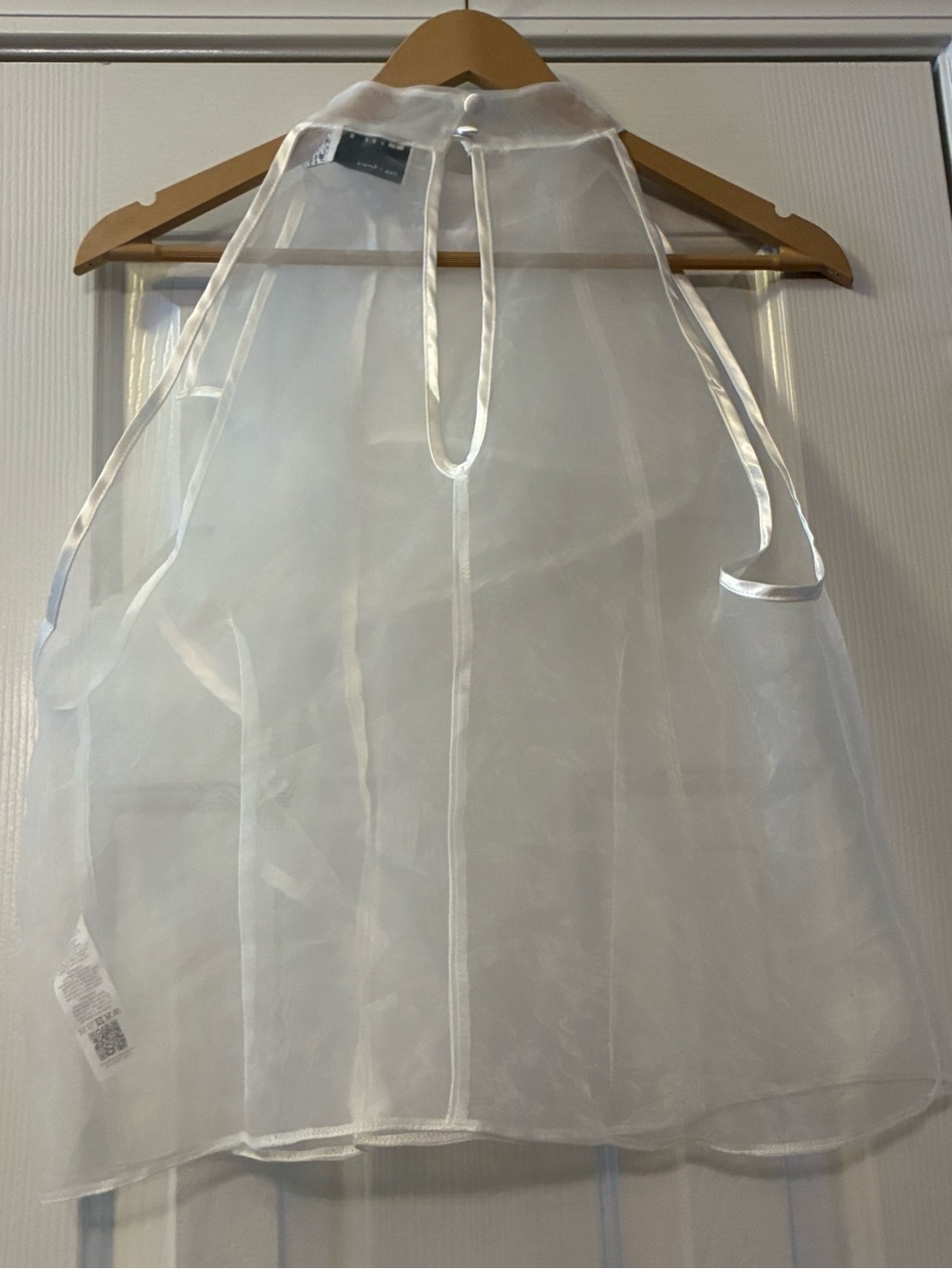 Asos Design Sheer Organza Halter Overlay Ruffled Front in White. Size 12 - Picture 4 of 8